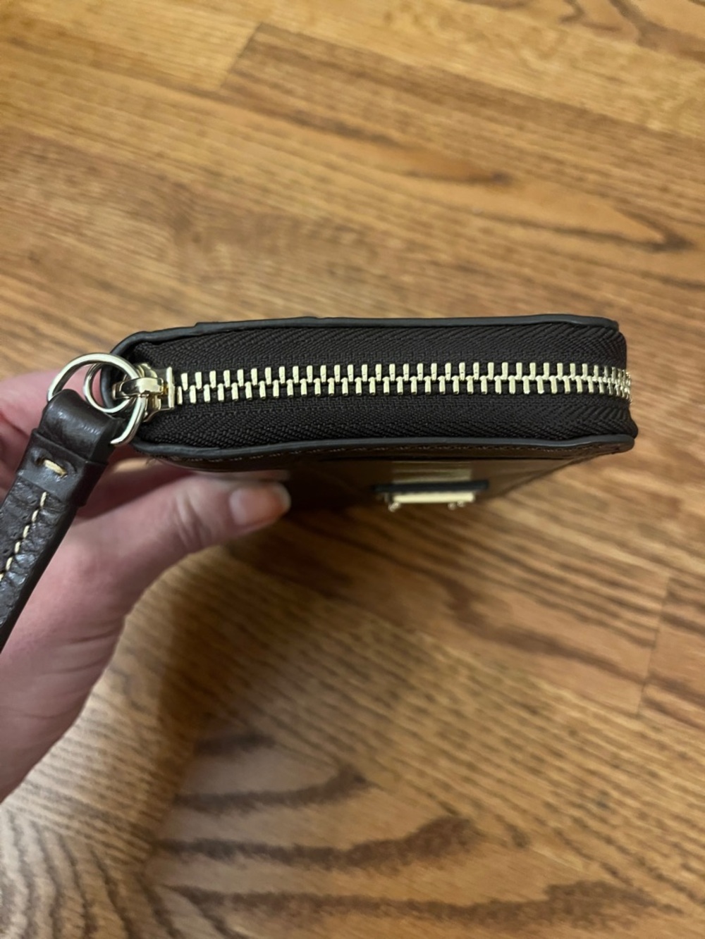 Dooney & Bourke Black Croc-Embossed Zip Wallet Brown - Picture 4 of 13